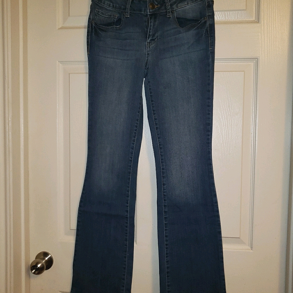 Curvy, High-waisted boot cut jean